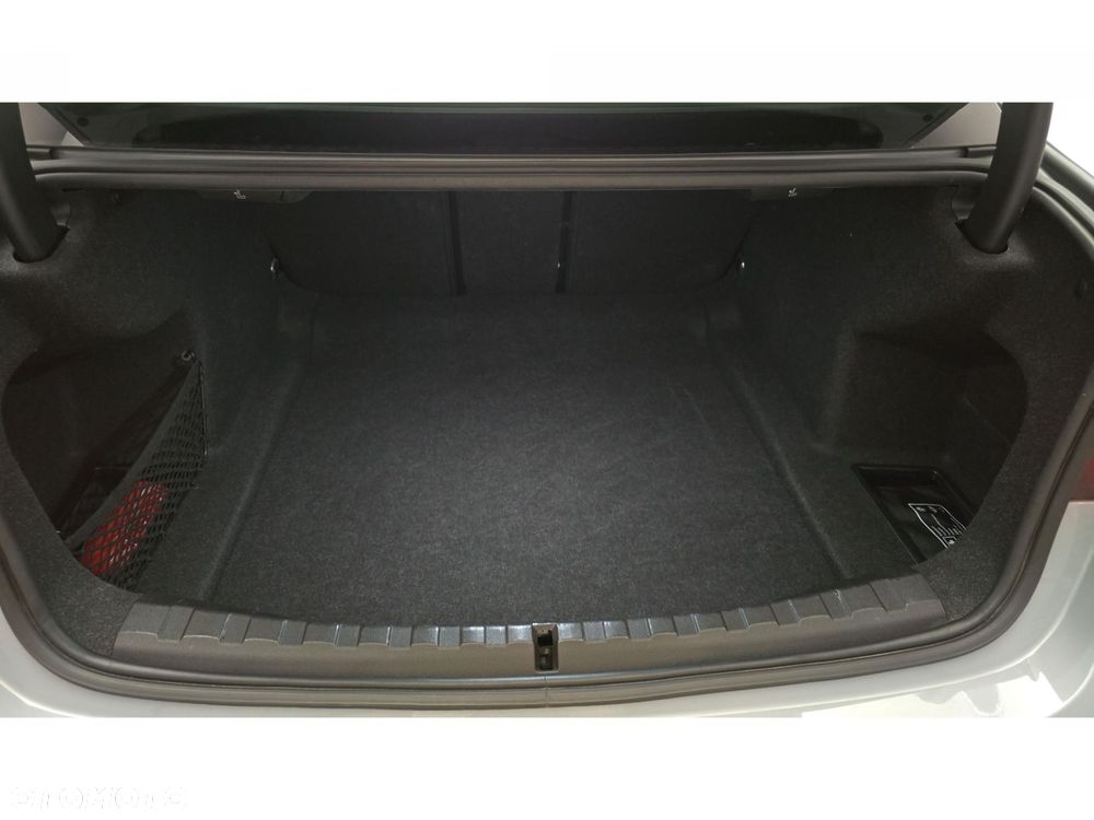 BMW Seria 3 320d xDrive mHEV M Sport - 24