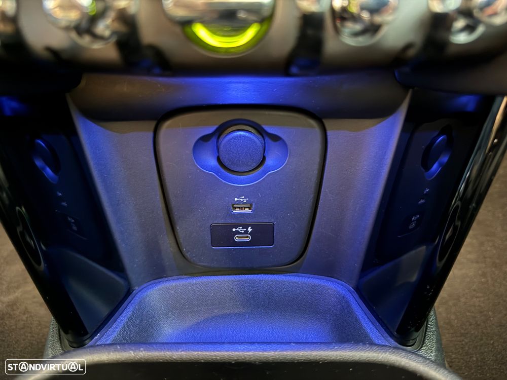 MINI 3 Portas Cooper SE Classic - 12