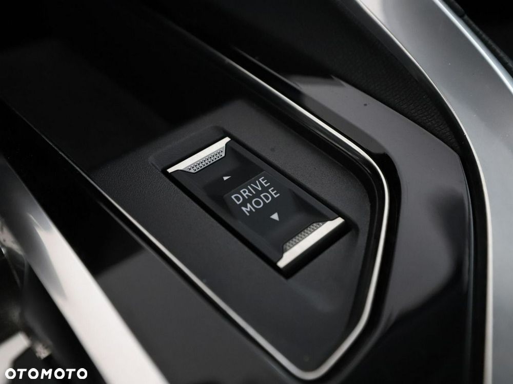 Peugeot 3008 1.2 PureTech Active S&S EAT8 - 31