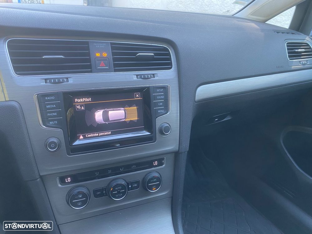 VW Golf 1.6 TDi BlueMotion DSG Comfortline - 9