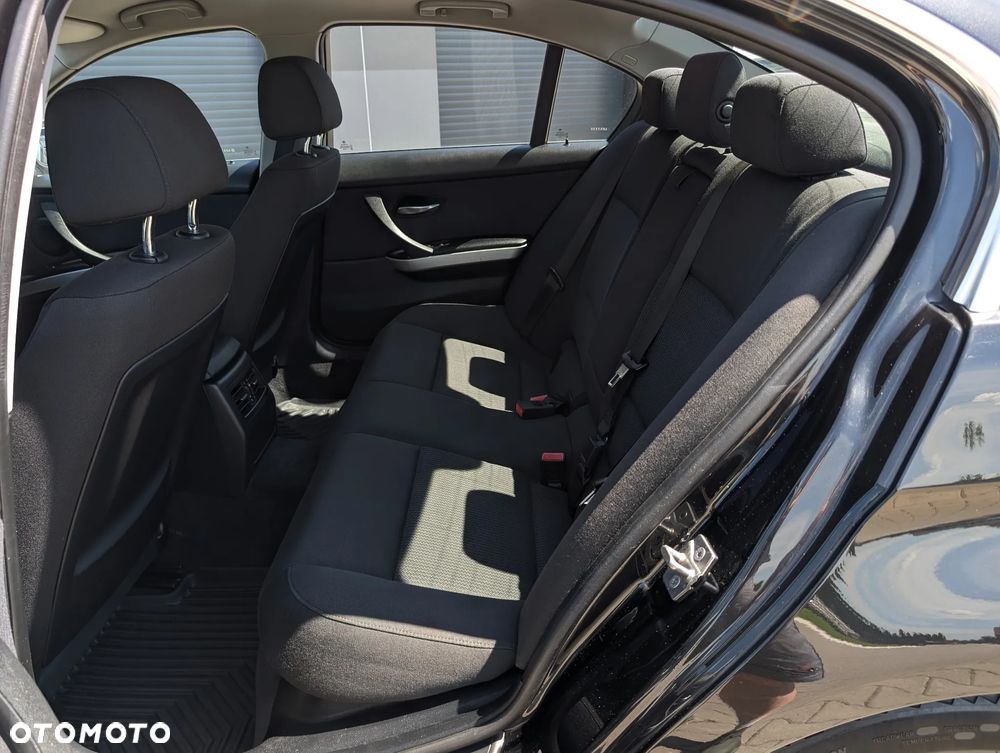 BMW Seria 3 320d Sport Line - 37