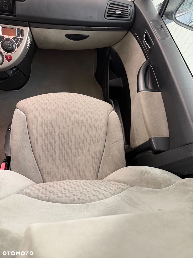 Peugeot 807 140 Automatik Platinum - 28