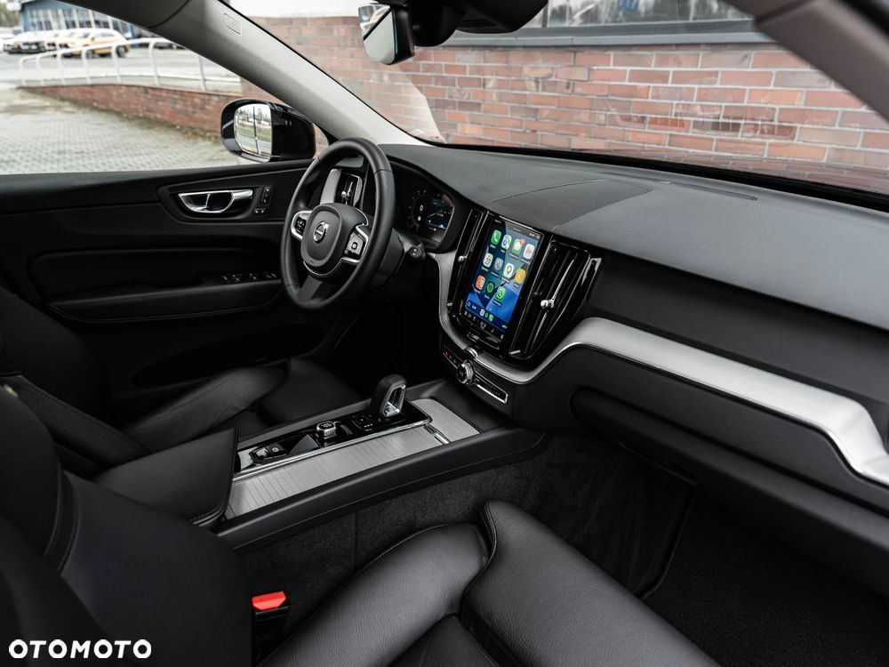 Volvo XC 60 B4 D Plus Bright - 25