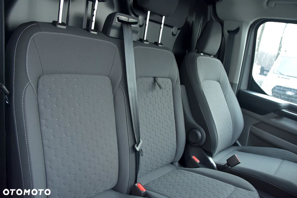 Ford Transit Custom - 13