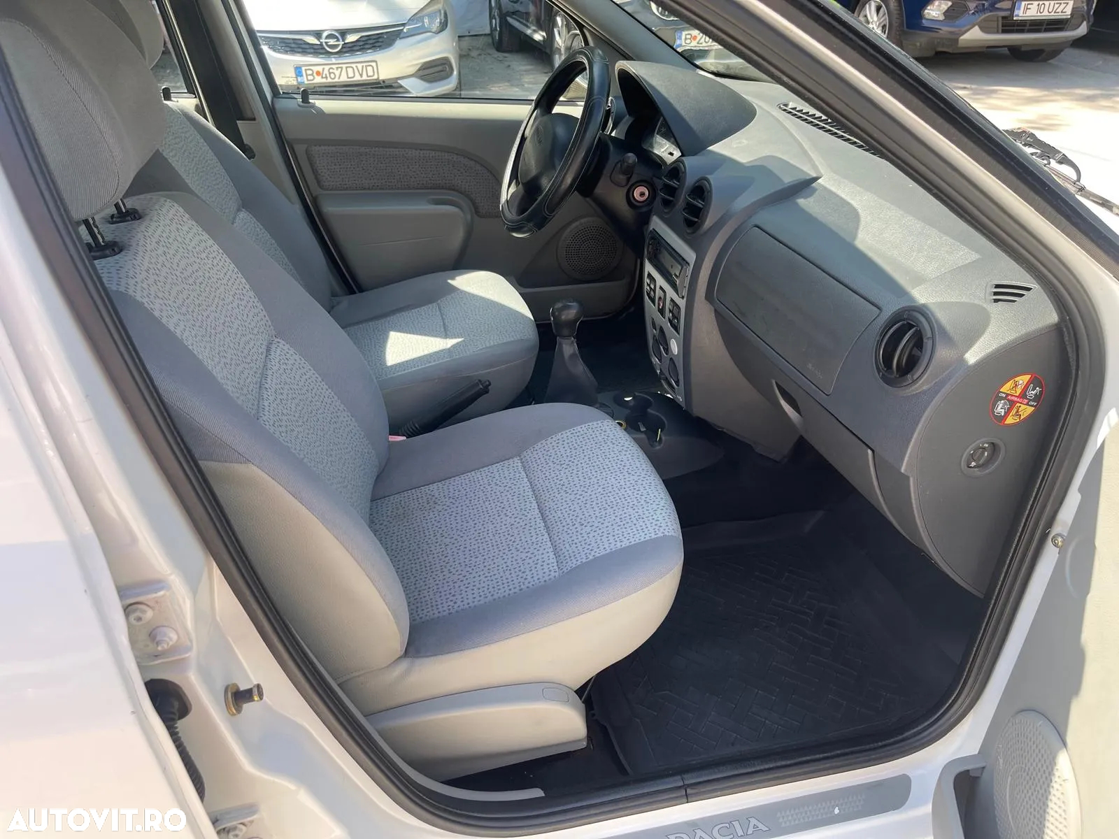 Dacia Logan 1.6 MPI Laureate - 11