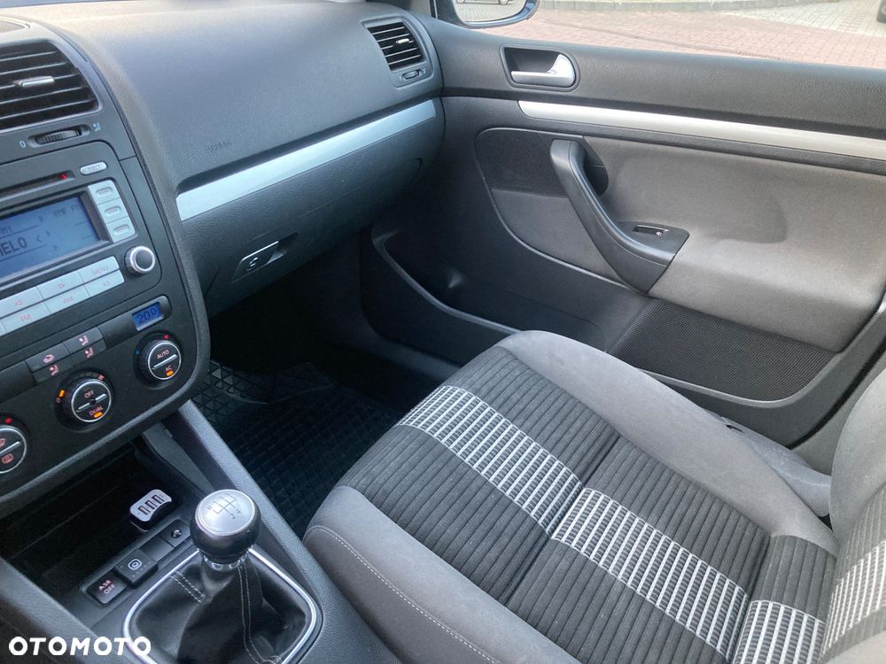 Volkswagen Golf 1.6 Comfortline - 11