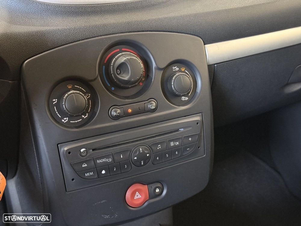 Renault Clio - 8