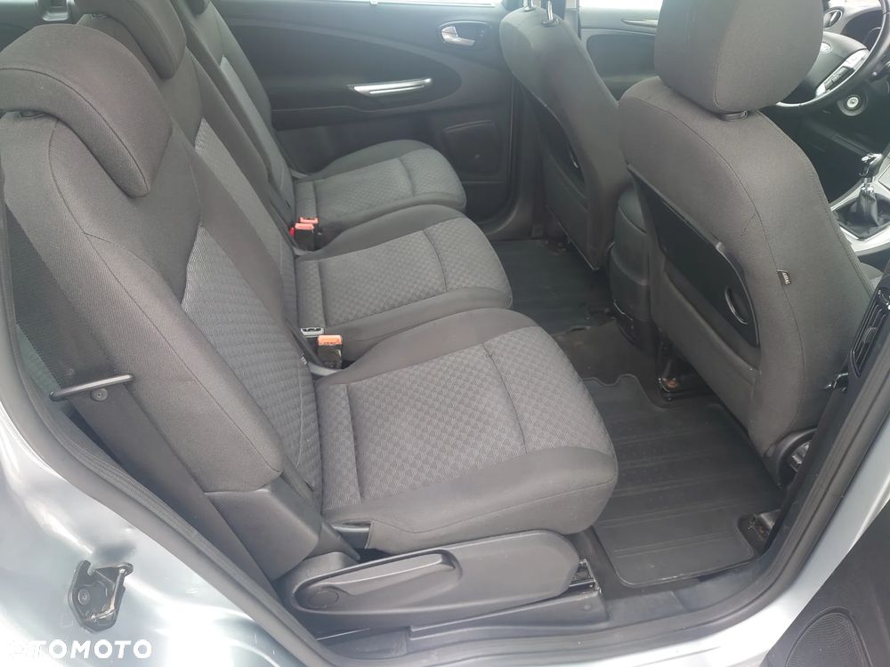 Ford Galaxy 2.0 TDCi Ghia - 13