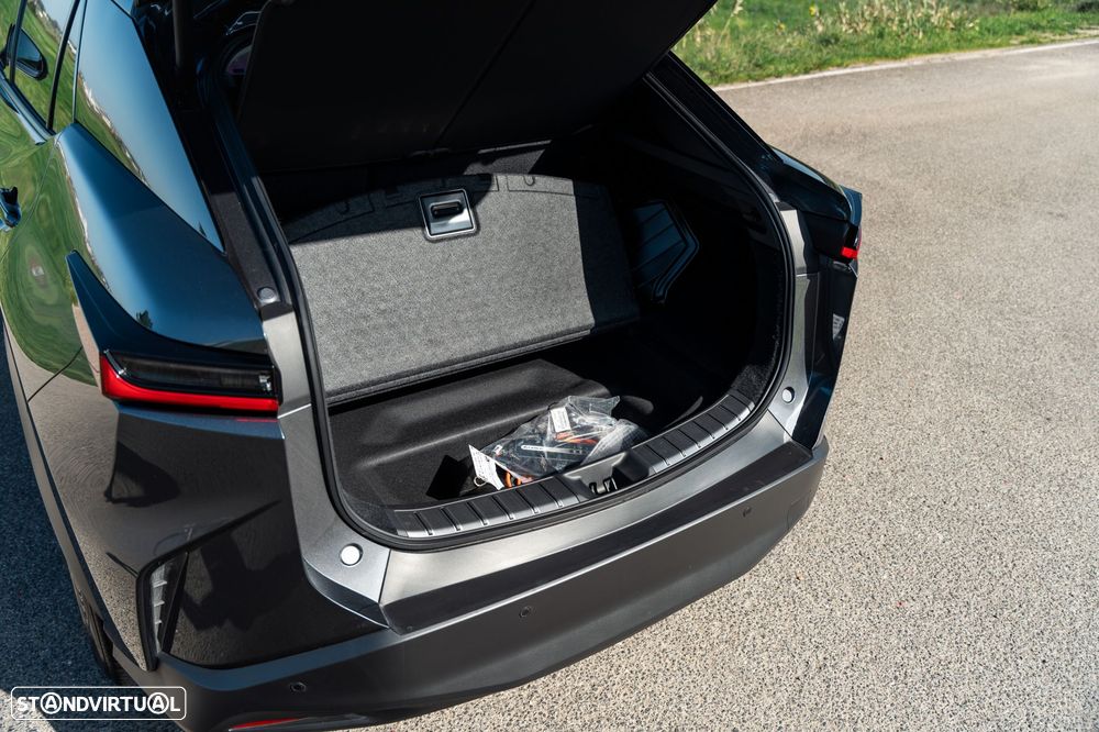 Lexus RZ 300e Premium - 11