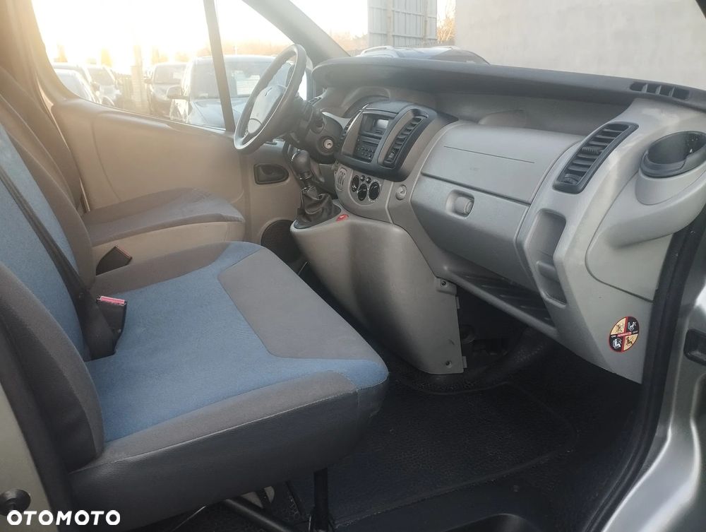 Renault Trafic - 10