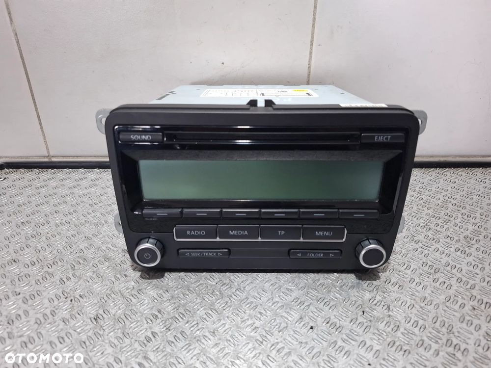 Radio CD Volkswagen Golf VI 2008 rok nr 1K0035186AA - 1