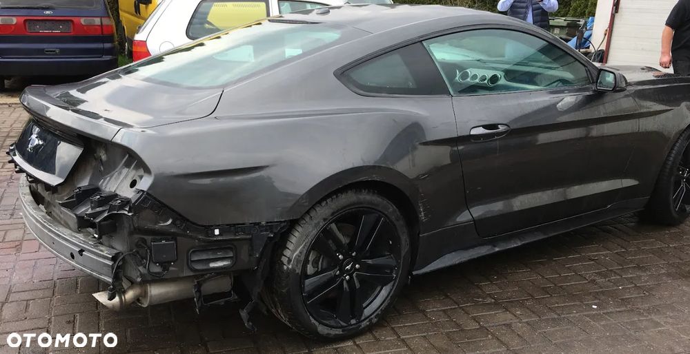 Ford Mustang 2.3 EcoBoost - 26