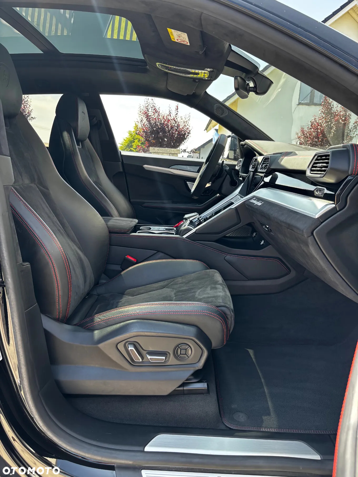 Lamborghini Urus Standard - 28