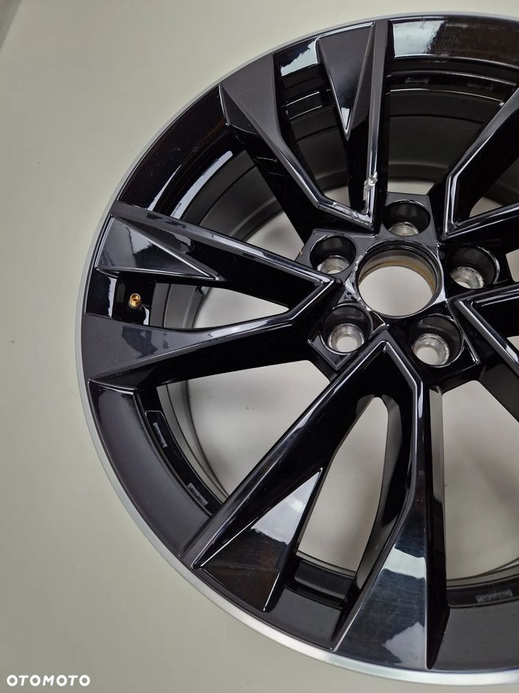 Felga Skoda Scala Kamiq 657601025 6,5Jx17H2 ET40 - 5