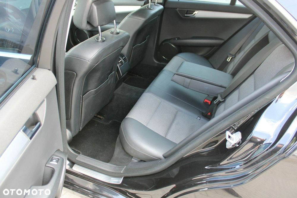Mercedes-Benz Klasa C 220 (BlueTEC) d 7G-TRONIC Exclusive - 32
