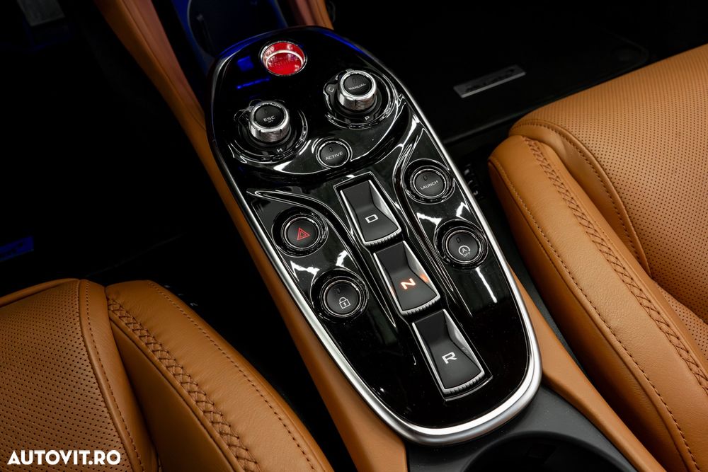McLaren GT Standard - 30