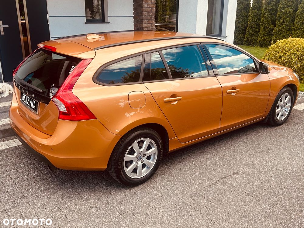 Volvo V60 T3 Edition Pro - 17