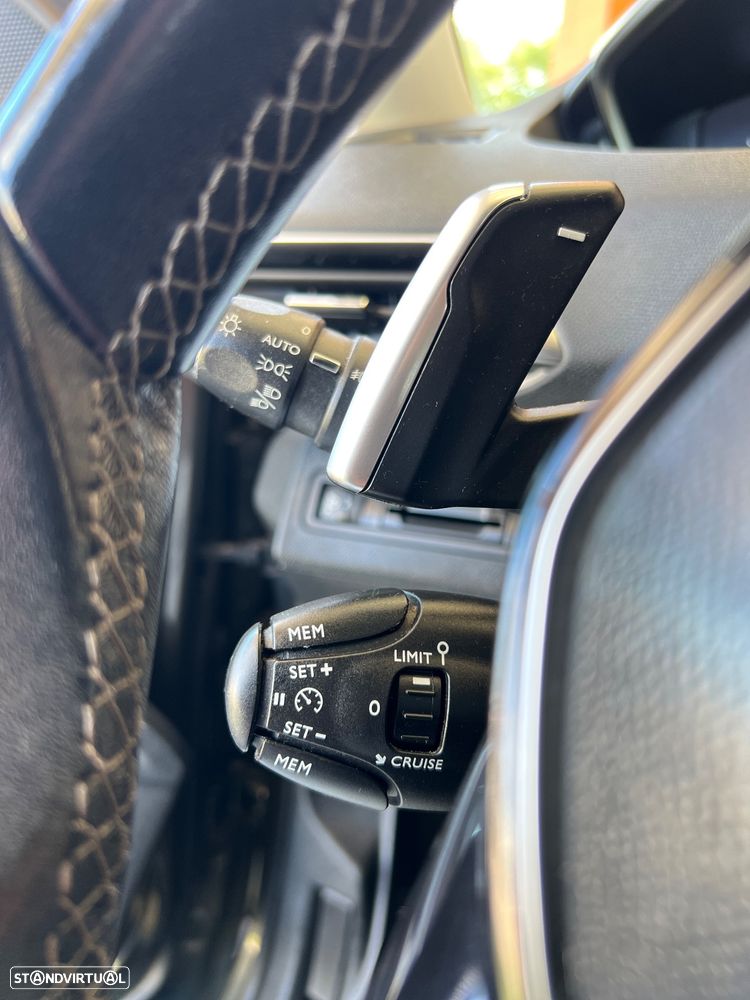 Peugeot 3008 1.5 BlueHDi Allure EAT8 - 8