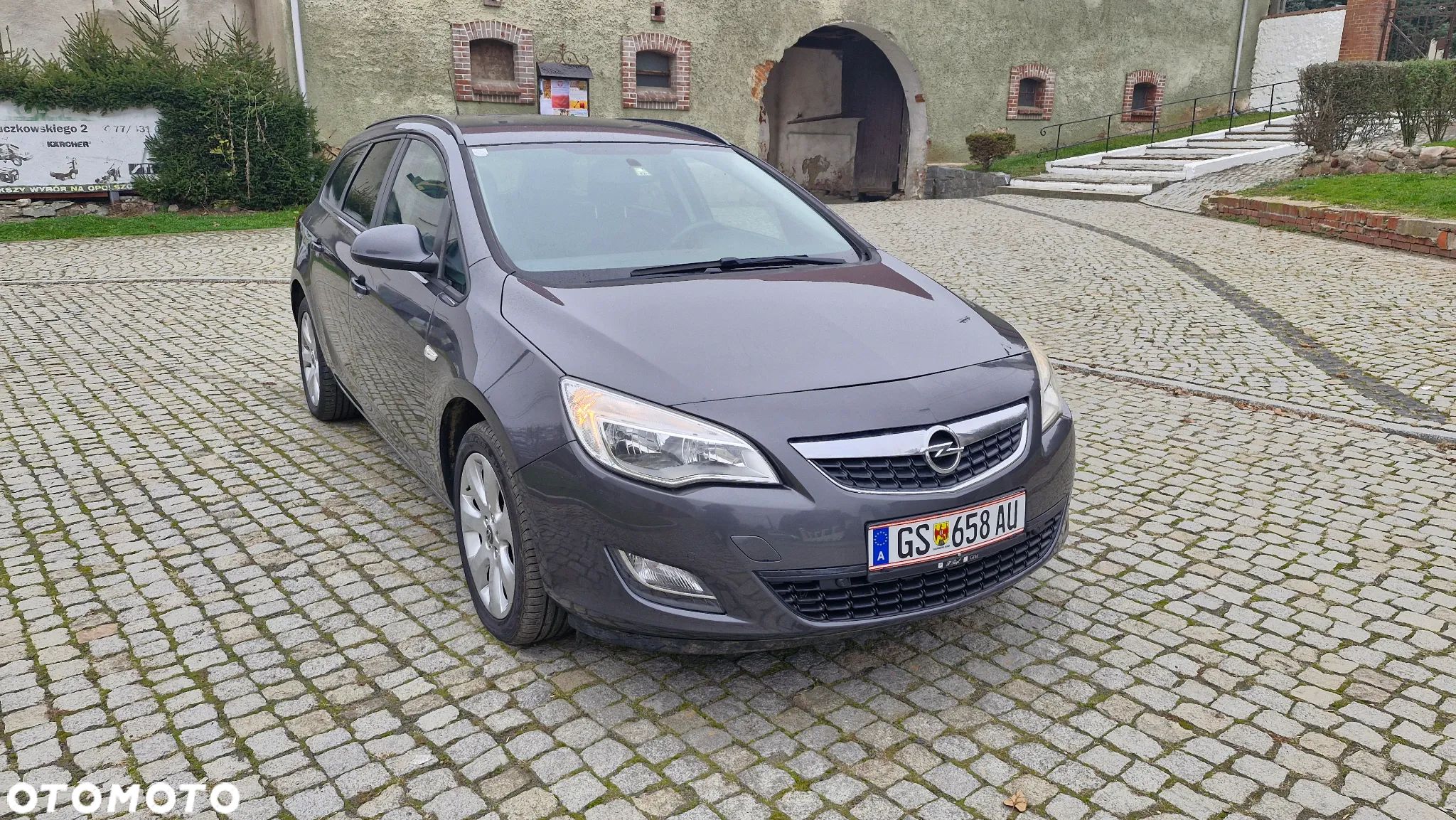 Opel Astra GTC 1.4 Turbo - 1