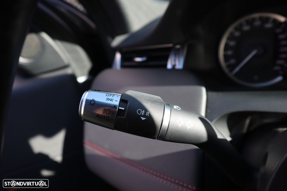 Land Rover Discovery Sport P300e Dynamic HSE - 43