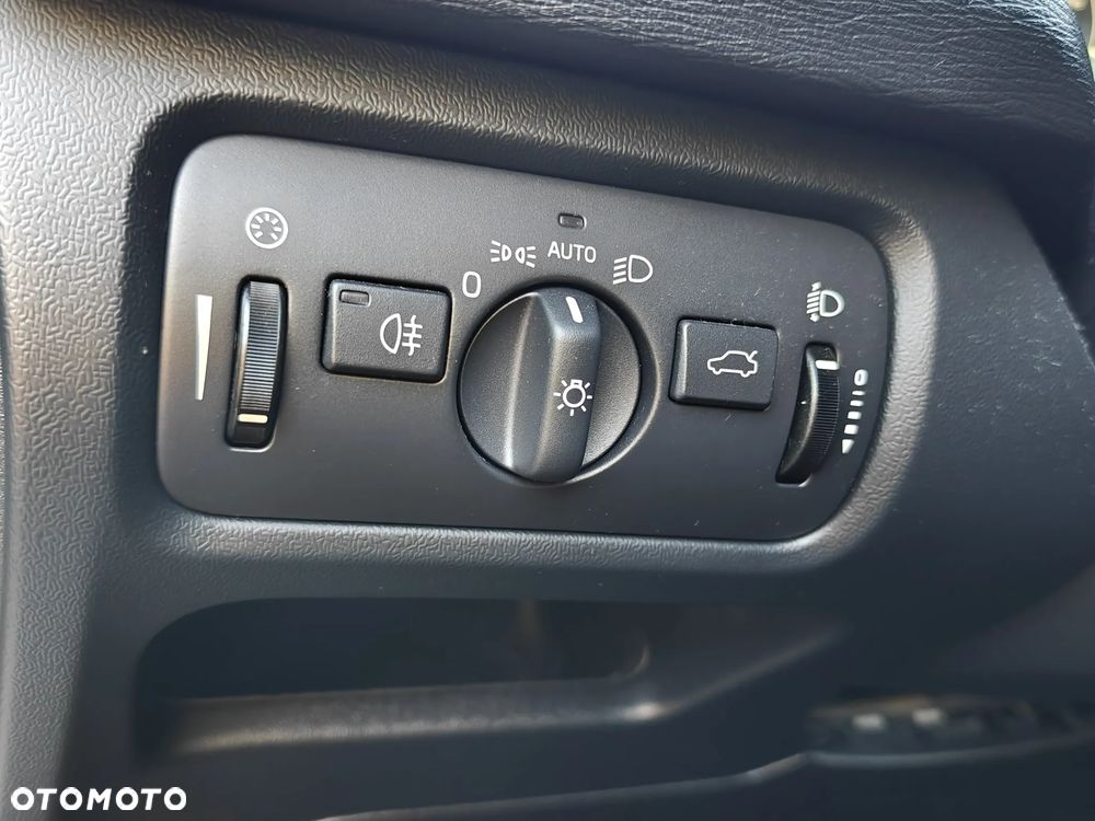 Volvo V40 D2 Drive-E Kinetic - 19