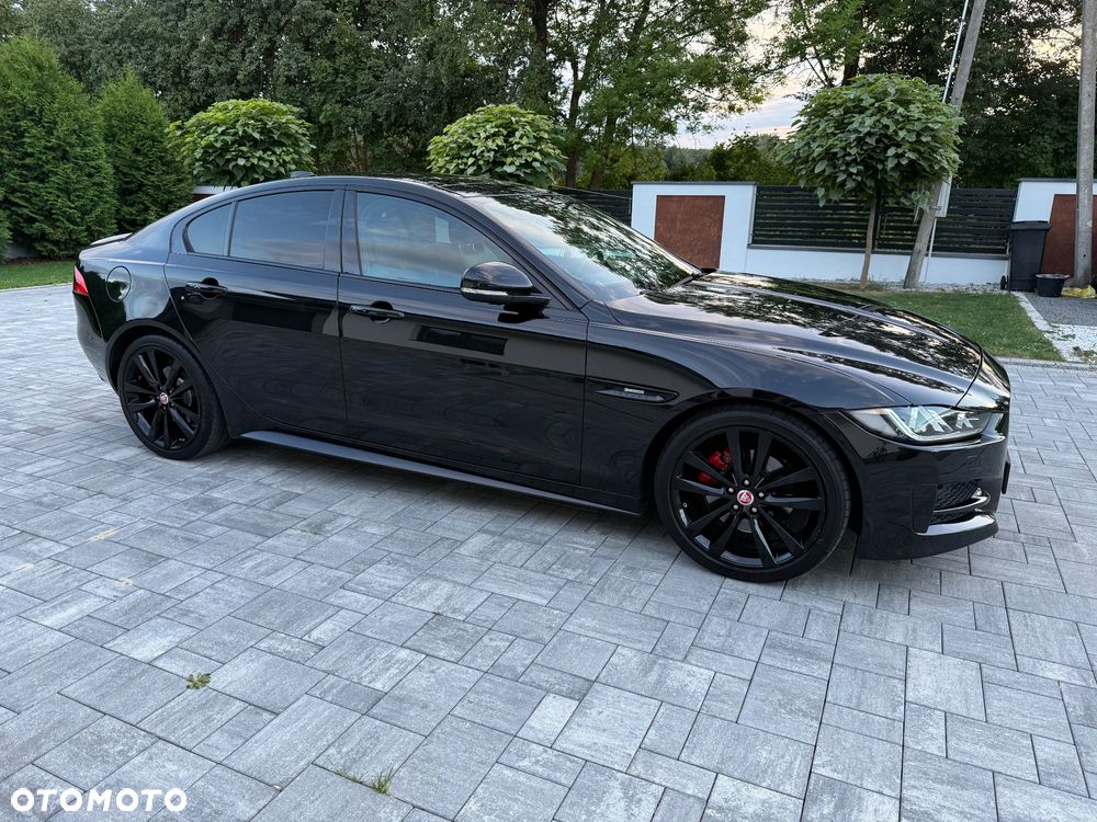 Jaguar XE 2.0 D AWD R-Sport - 22