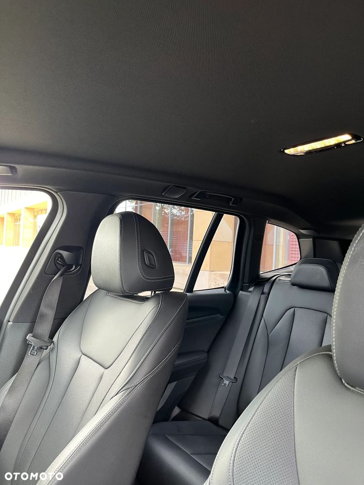 BMW X3 xDrive20d - 16