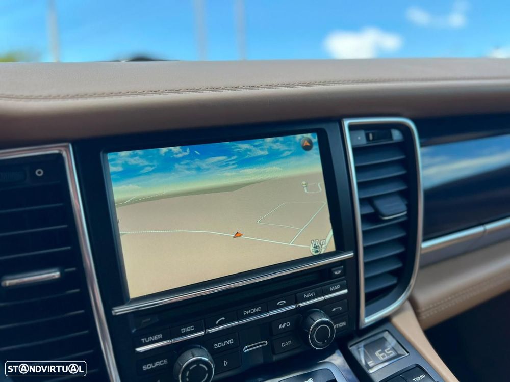 Porsche Panamera PDK - 9