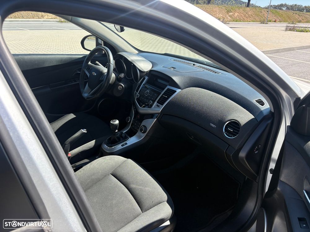 Chevrolet Cruze 1.6 LS - 18