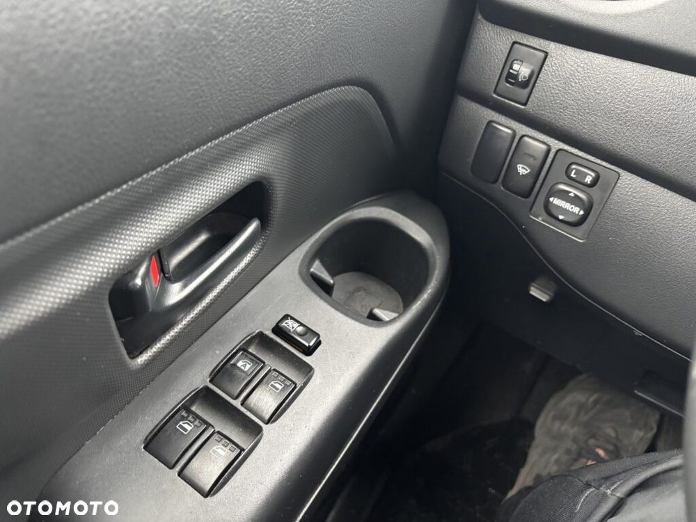 Daihatsu Materia - 11