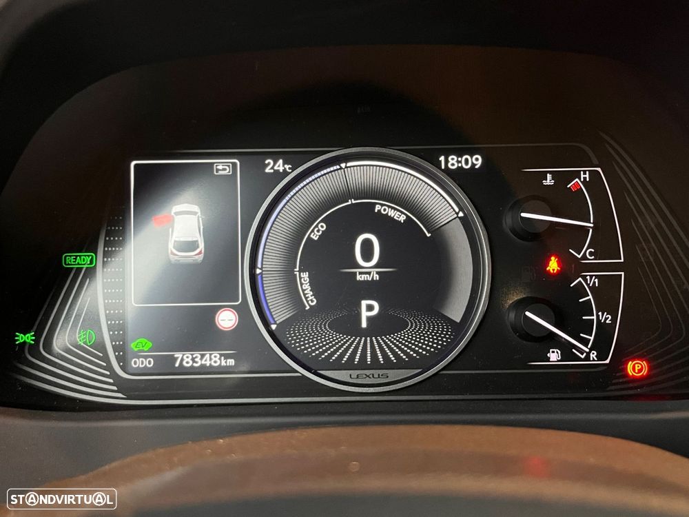 Lexus UX 250h Business - 25