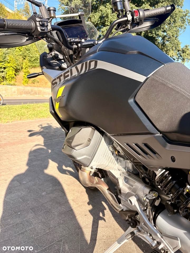 Moto Guzzi Stelvio - 12