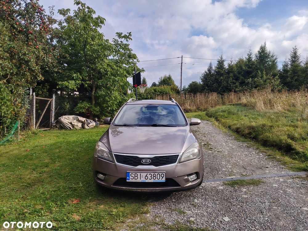 Kia Ceed - 4