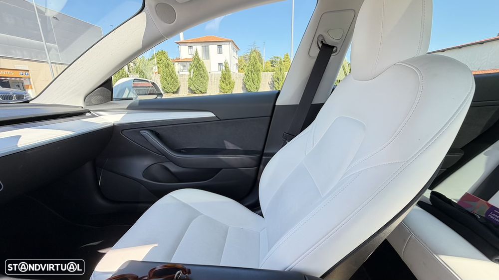 Tesla Model 3 - 12