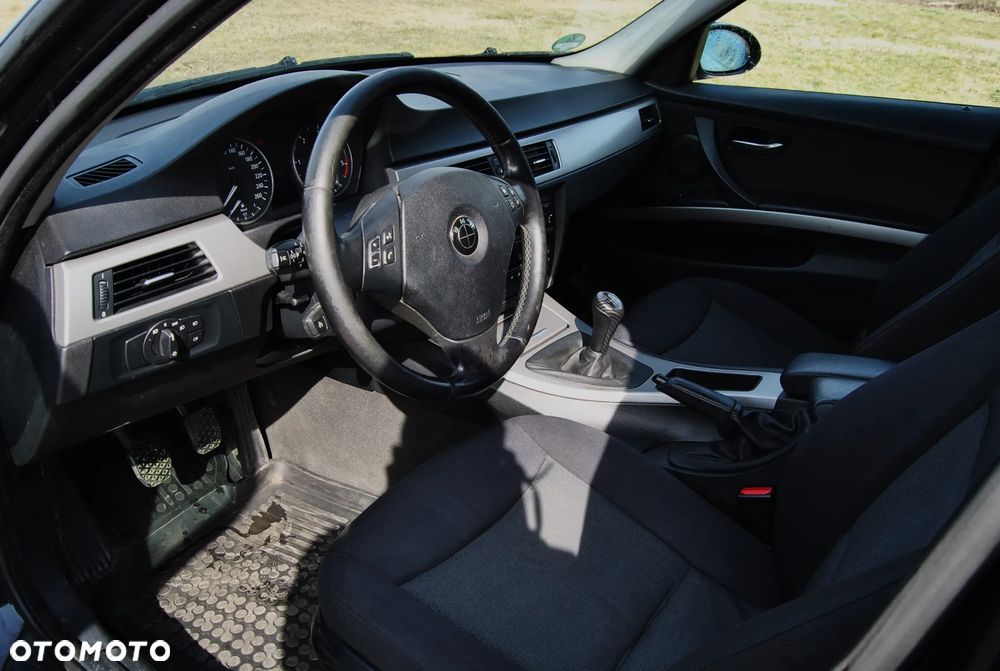 BMW Seria 3 320d - 5