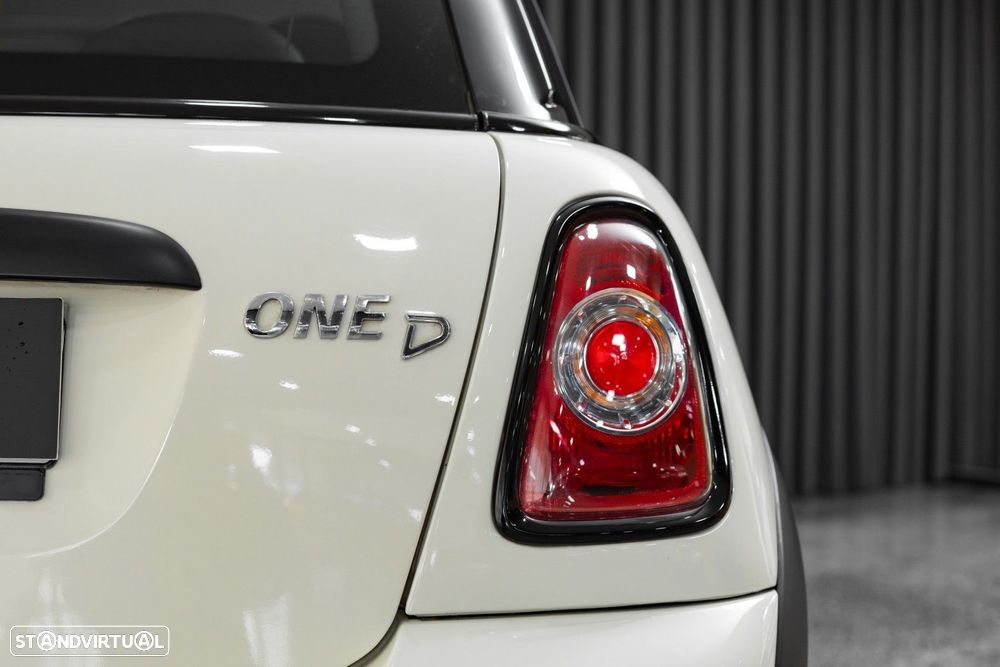 MINI 3 Portas One D - 10