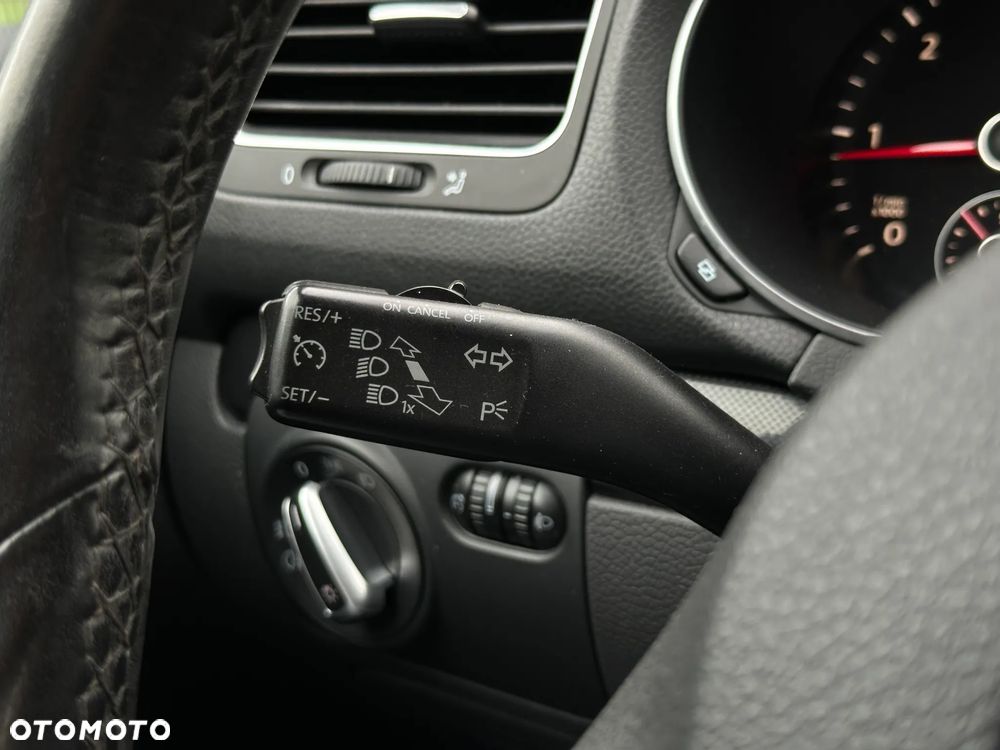 Volkswagen Golf 1.6 TDI DPF DSG Highline - 16