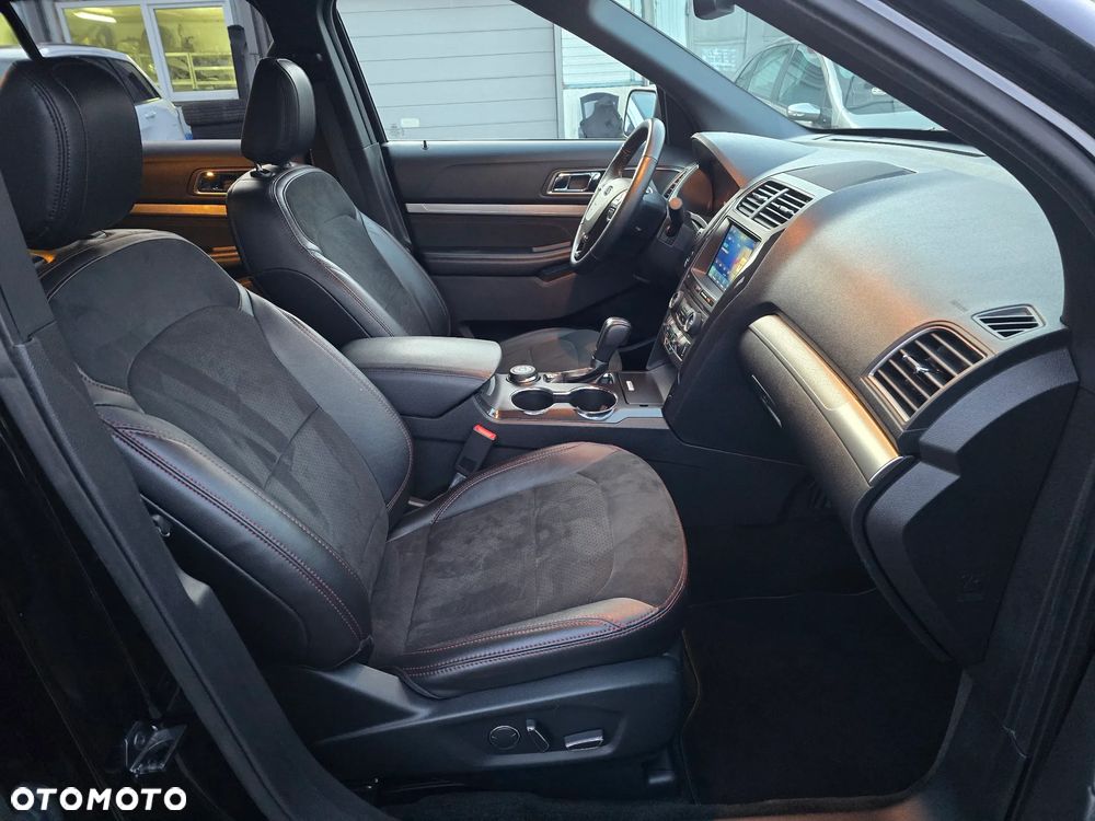 Ford Explorer - 35