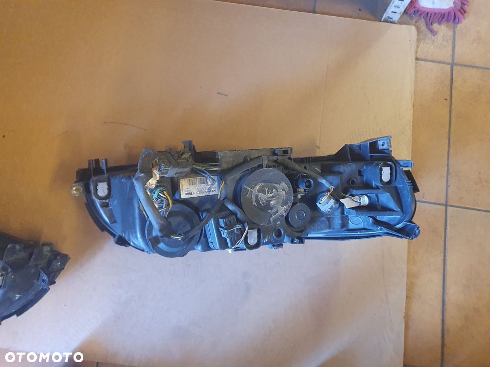 REFLEKTOR L/P VOLVO V70 II XC70 LIFT EUROPA - 13