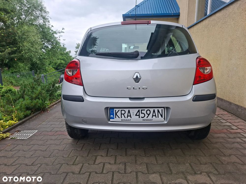 Renault Clio - 10