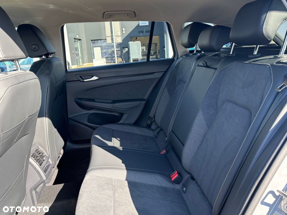 Volkswagen Golf Variant - 11