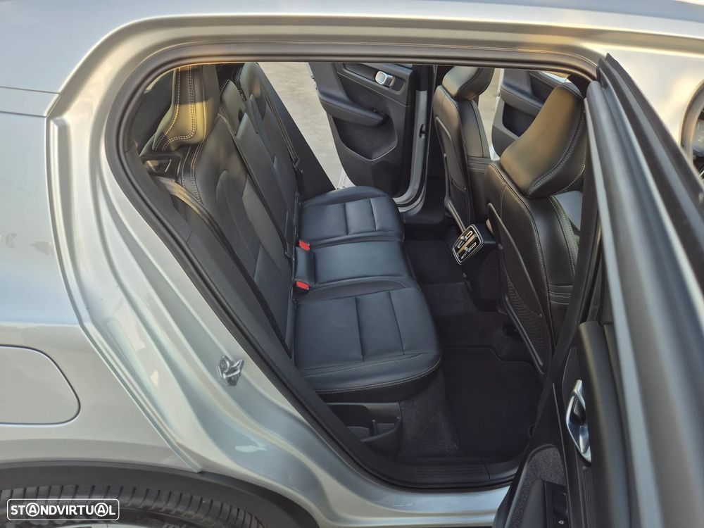 Volvo XC 40 2.0 D4 Momentum Plus AWD - 49