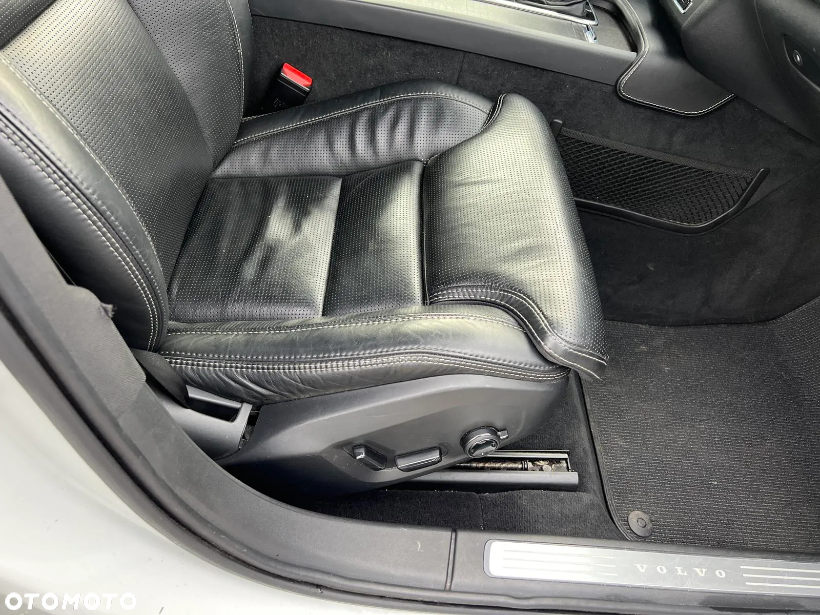 Volvo V90 Cross Country D5 AWD Pro - 23