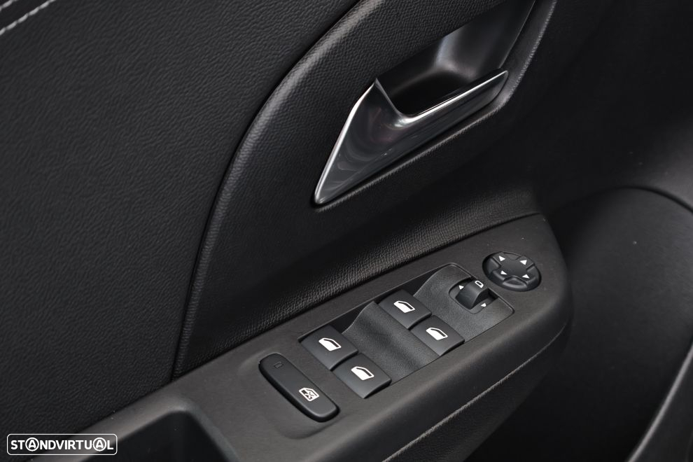 Opel Corsa-e 50 kWh Yes - 24