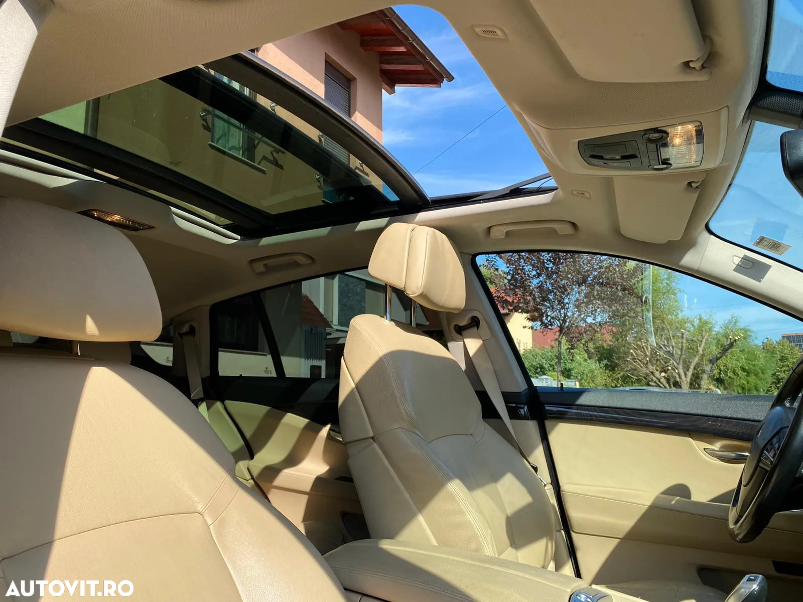 BMW Seria 5 530d xDrive Touring - 8