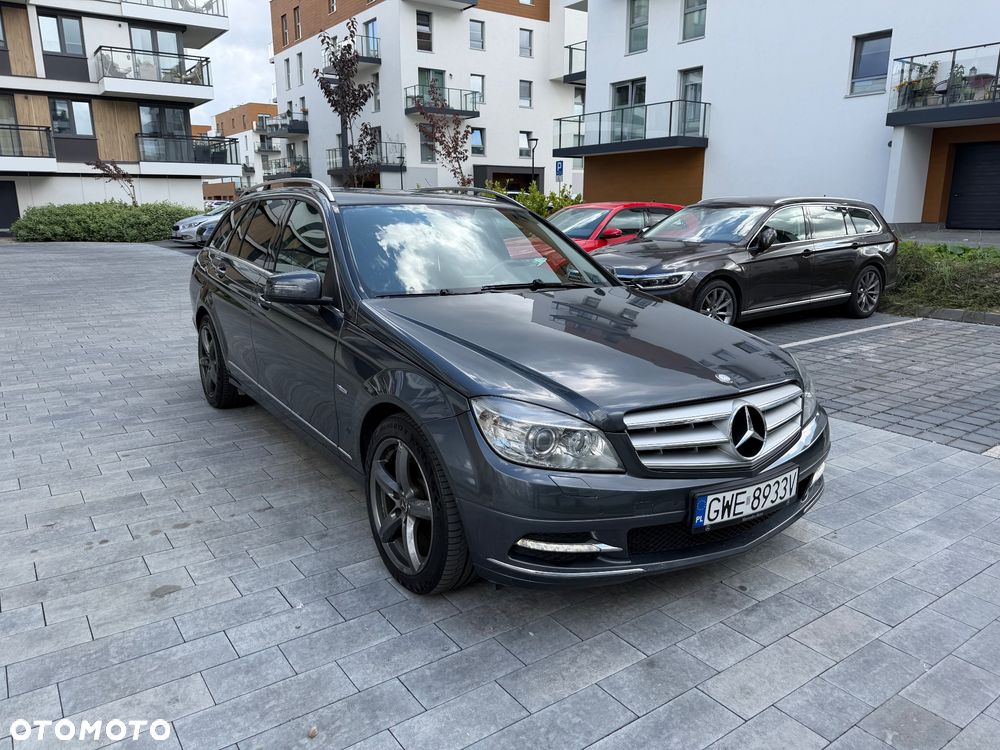 Mercedes-Benz Klasa C 200 CGI Automatik BlueEFFICIENCY Avantgarde - 3