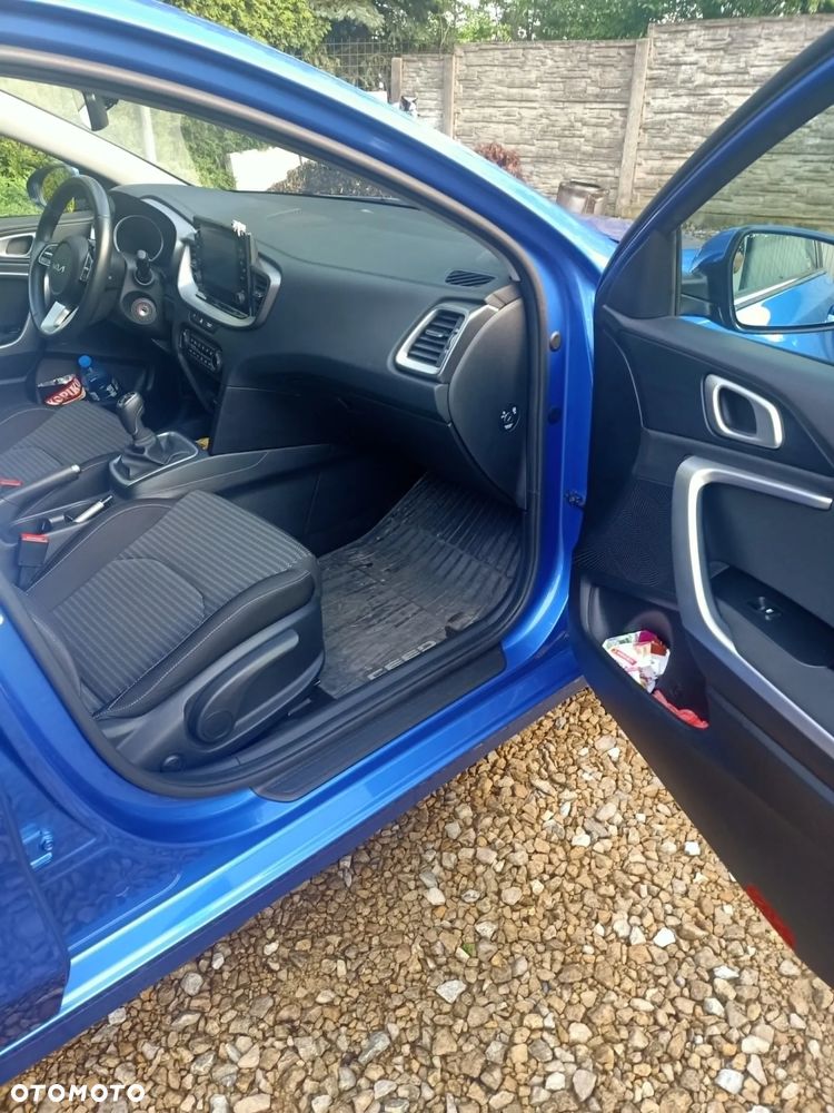 Kia Ceed - 11