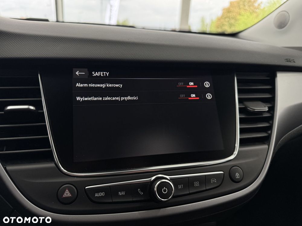 Opel Crossland X - 33
