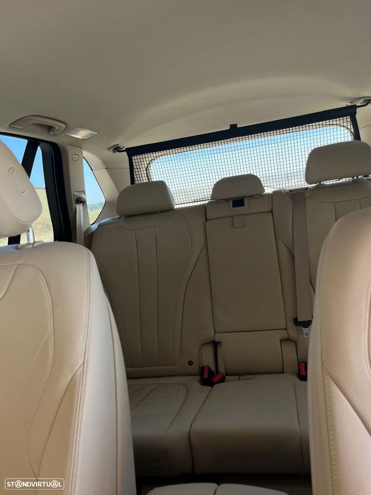 BMW X5 25 d sDrive Comfort 7L - 3