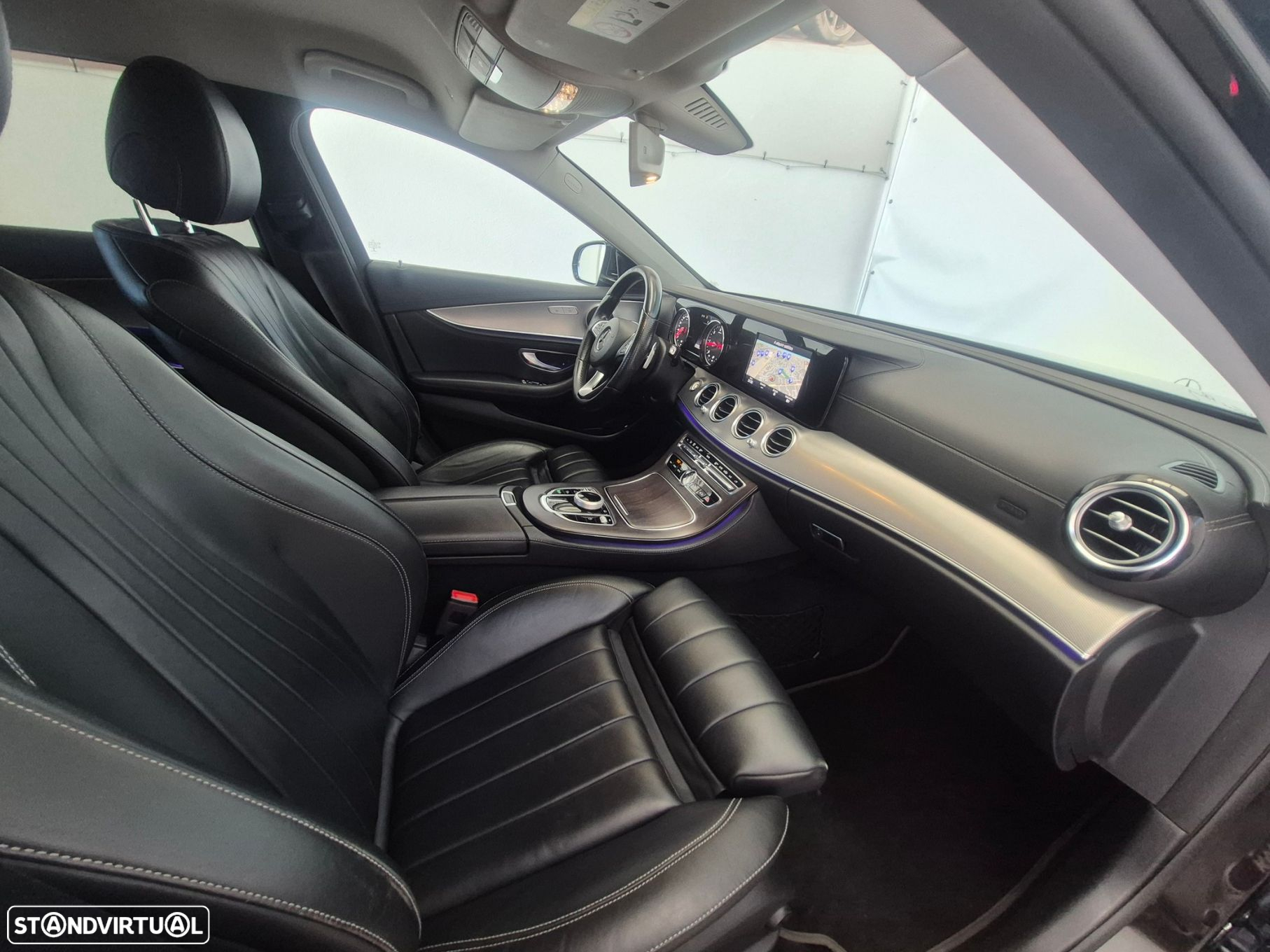 Mercedes-Benz E 220 d Exclusive Line - 24